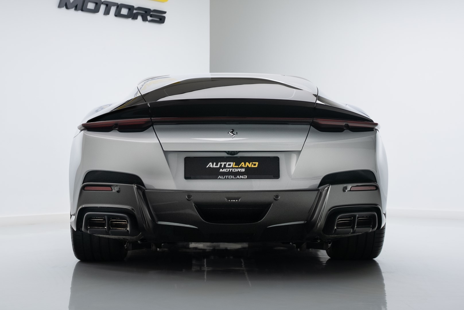 2025 FERRARI 12 CILINDRI. 7 YEARS MAIN DEALER SERVICE. FULL CARBON EXTERIOR. CUSTOM SPECIFICATIONS.